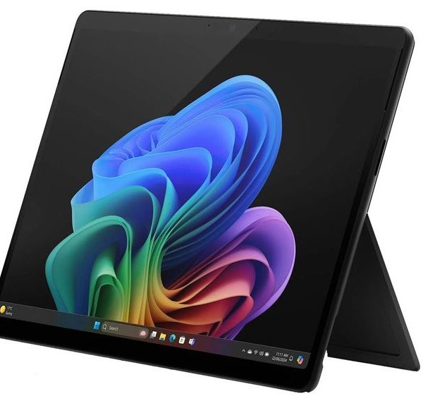 Microsoft Surface Pro 11 13' Touchscreen Copilot+ Snapdragon X 16GB 512GB SSD WIN 11P USB-C Thunderbolt WIFI7 BT Camera Black 2YR WTY - EU required