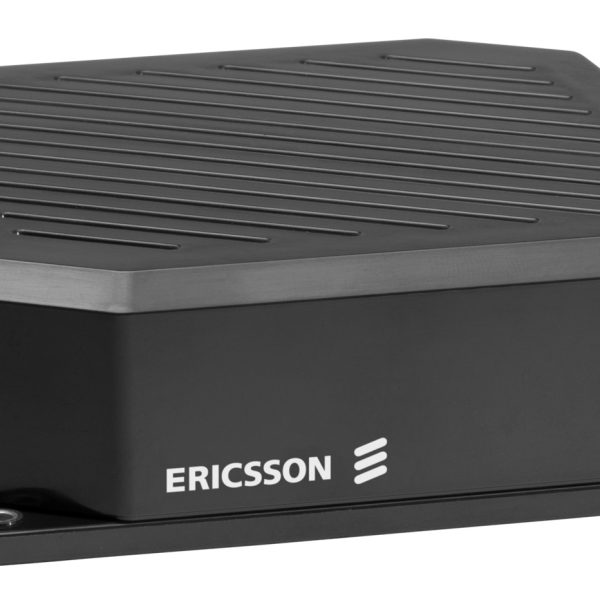 Cradlepoint S400 Compact IoT Router, LTE CAT 6, Secure Connect SASE, 5 Year Essentials NetCloud WiFi (300 Mbps modem), with AC power supply & antennas